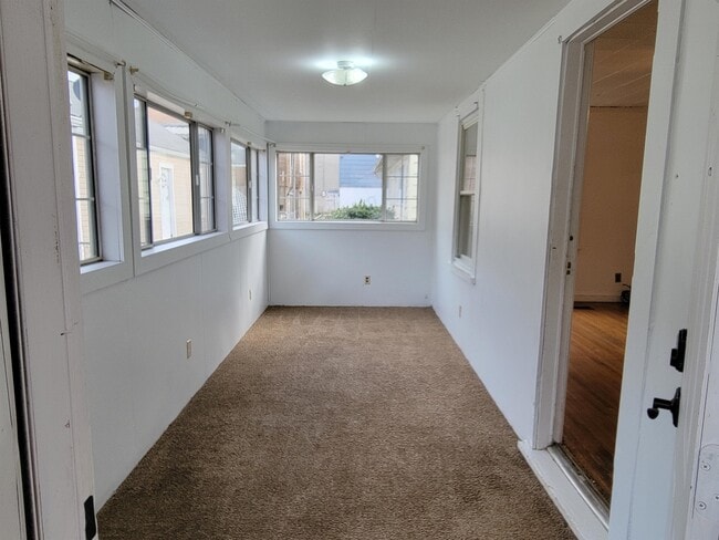 Building Photo - 212 2nd Ave