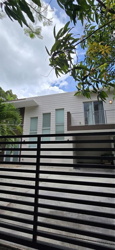 Foto principal - 3790 Oak Ave