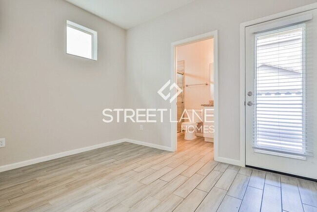 Building Photo - Charming 4 bedroom home in Phoenix!