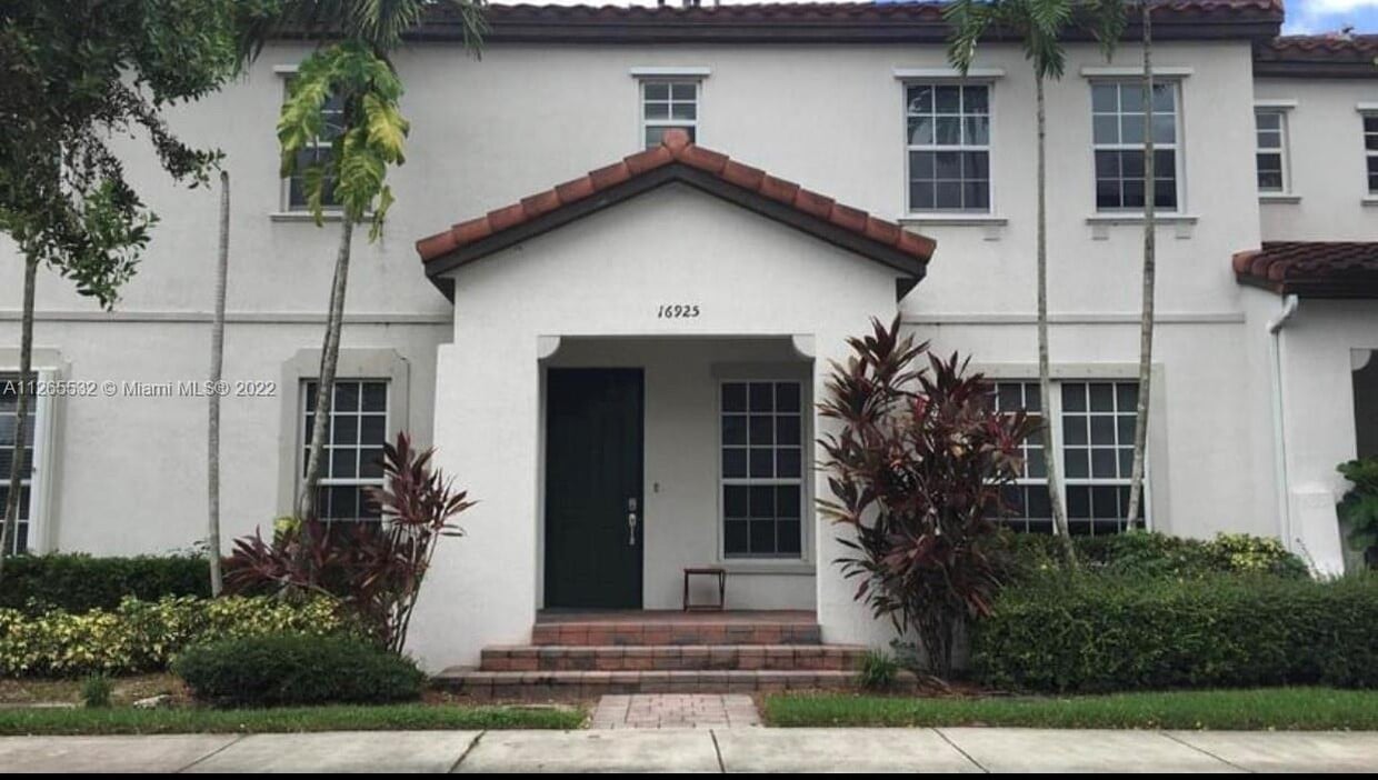 Primary Photo - 16925 SW 95th St