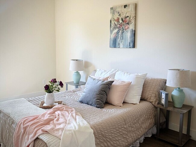 Foto del edificio - Brand New Spacious Towhouse Style 2 Bedroo...