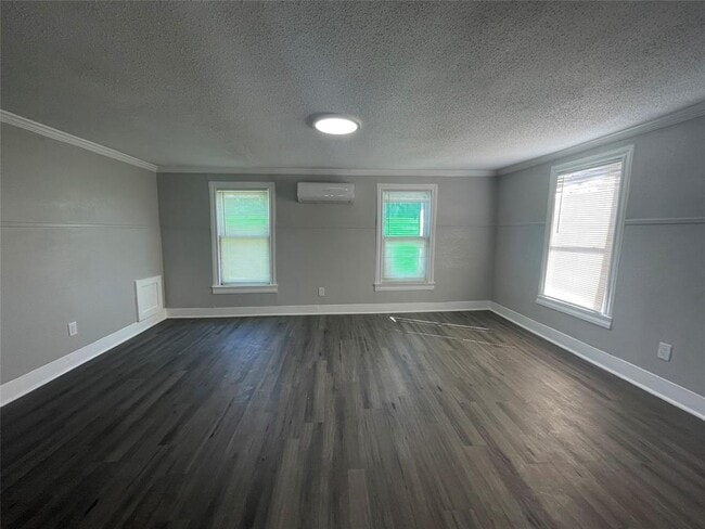 Building Photo - 1403 Collier St