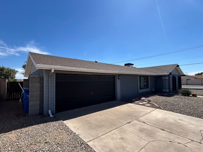Building Photo - 1443 W Morrow Dr