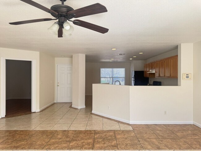Foto del edificio - Beautiful 3-bedroom, 2-bathroom home in North Las Vegas