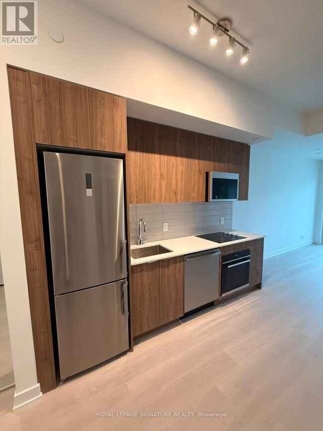 Photo du bâtiment - 743 Warden Ave.