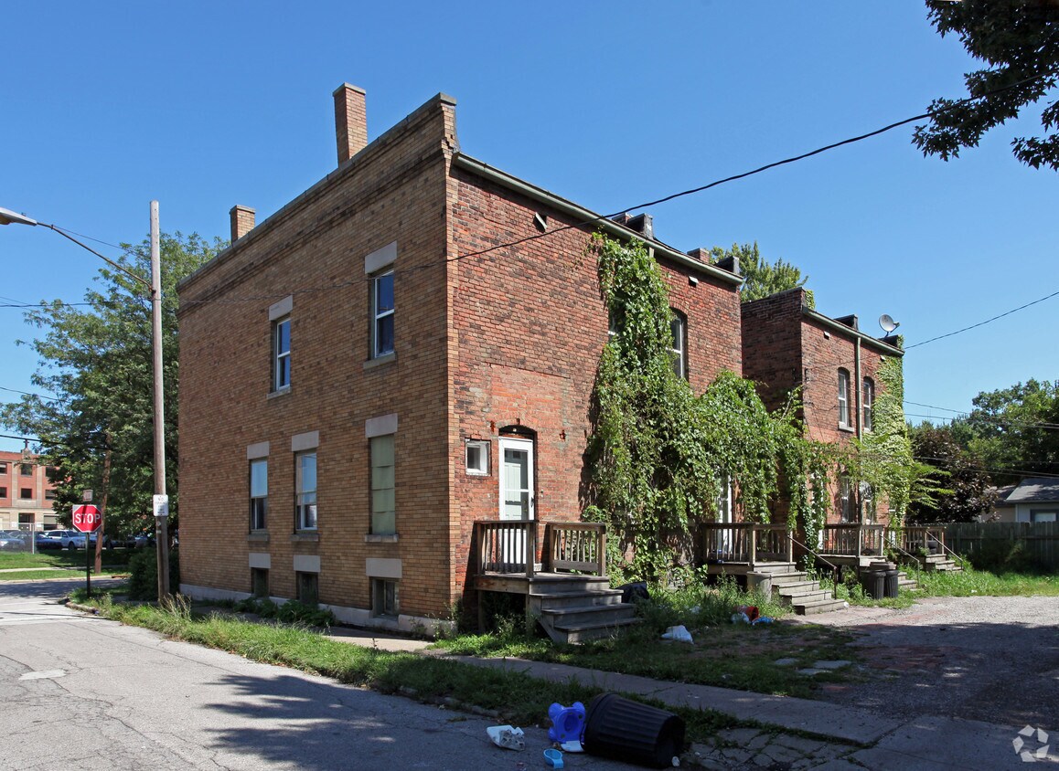 Building Photo - 7815 Franklin Blvd