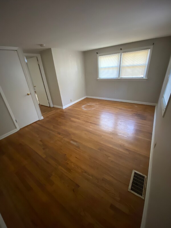Foto del edificio - 714b Glen Rd