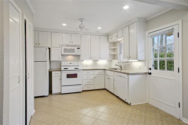 Building Photo - 3767 Manana Dr