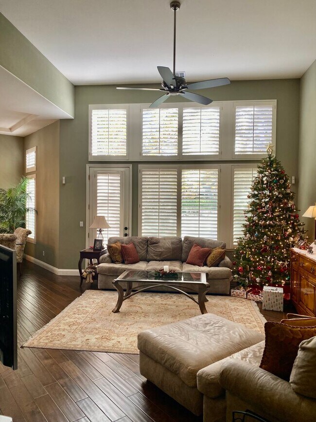 Building Photo - Spacious Townhouse in Scenic Almaden Valley