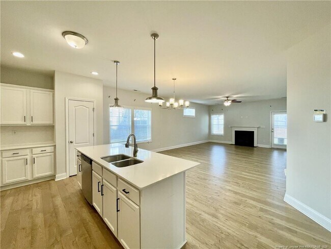 Foto del edificio - 279 Cromwell Ct