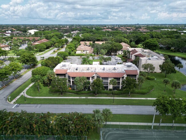 Foto del edificio - 10110 Cedar Point Blvd