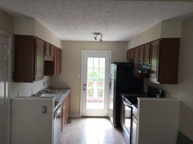 Building Photo - Condo in West Knoxville