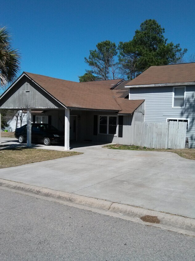 Primary Photo - 212 Auburnleaf Dr