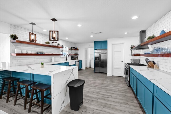 Building Photo - 8010 Ocean Dr