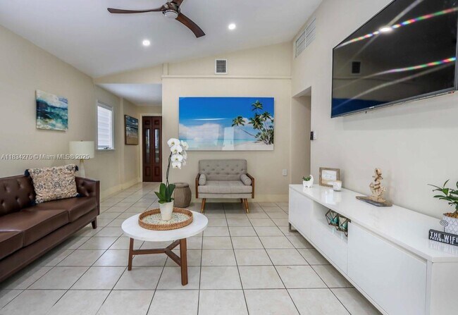 Foto del edificio - 6528 SW 30th St