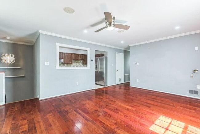 Building Photo - 4556-c Ryan Pl 50-M