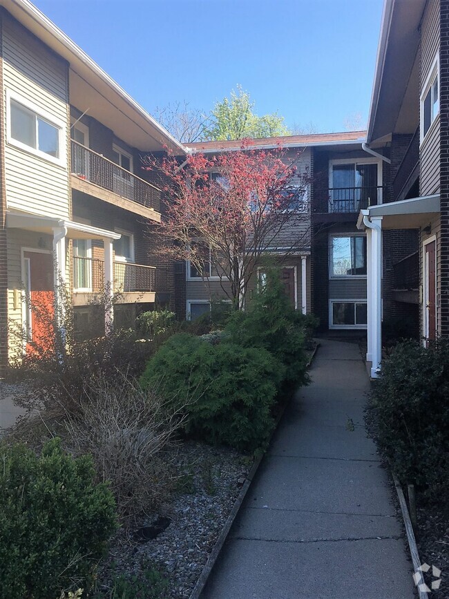 Springfield Gardens Apartments for Rent De Witt, NY 6 Rentals