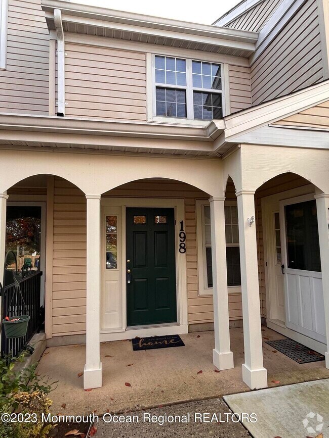 Wemrock Farms Senior Living Apartments for Rent Freehold, NJ 4