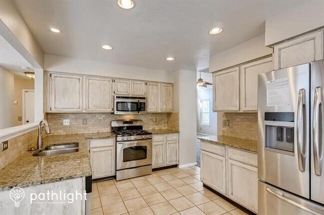 Foto del edificio - 4866 N Sungold Ln, Castle Rock, CO, 80109