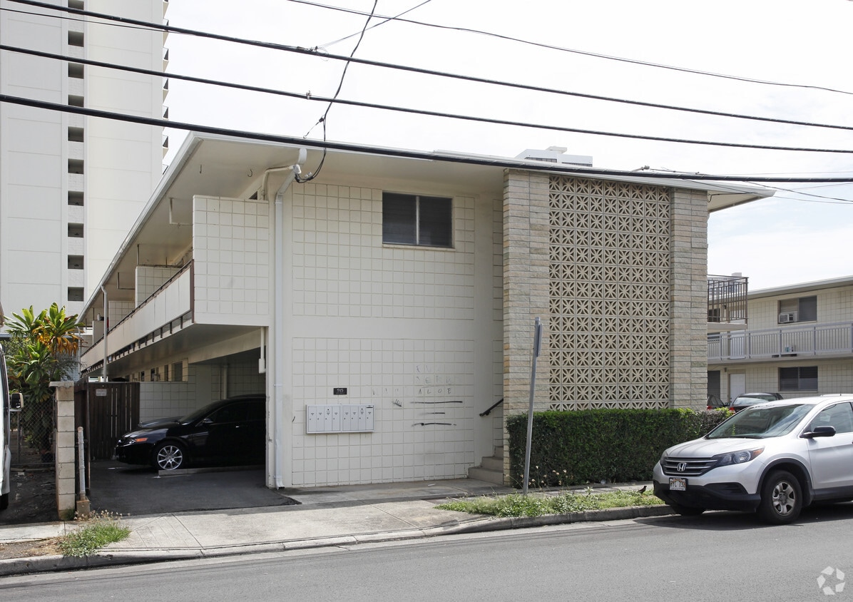 Building Photo - 915 Wiliwili St