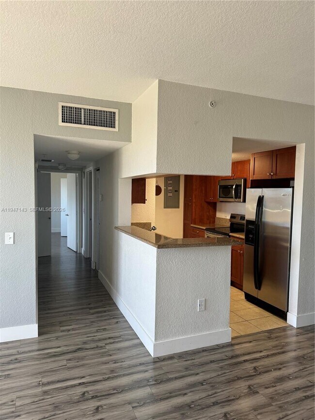 Building Photo - 36 NW 6th Ave