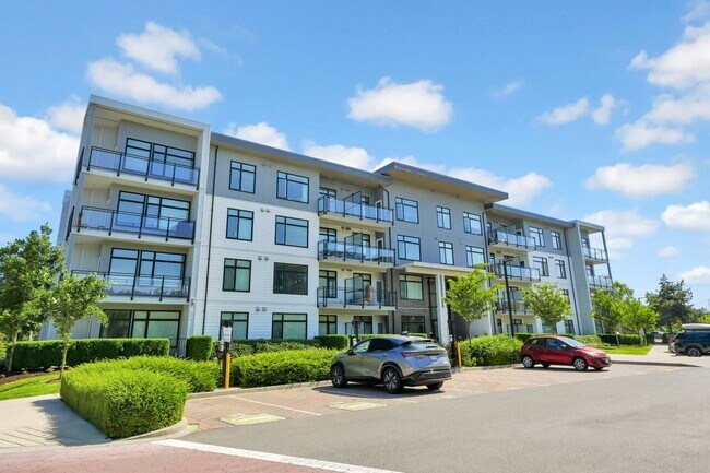 Photo du bâtiment - North Point Apartments