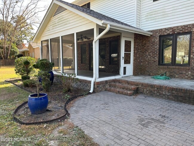 Building Photo - 205 Gemini Ct