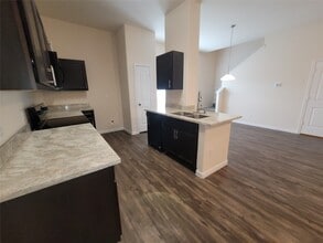 Building Photo - 2219 Bermuda Palms Dr