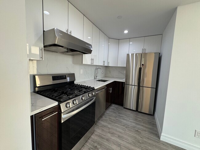Building Photo - 6518 Austin St