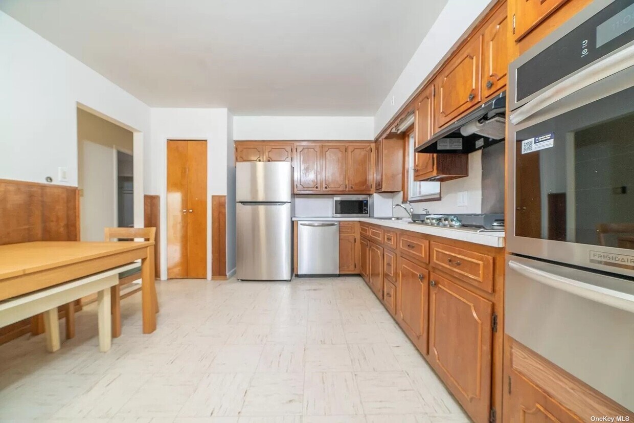 Foto principal - 90-33 Springfield Blvd