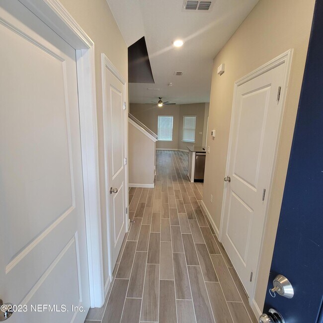 Foto del edificio - 51 Appleton Ct