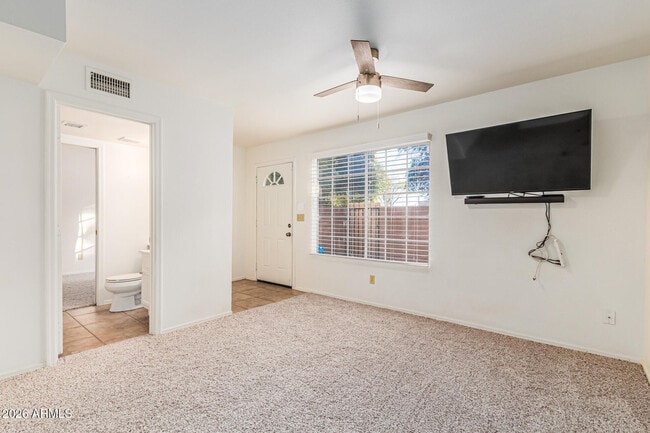 Foto del edificio - 625 S Westwood