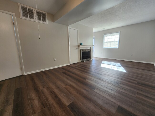 Foto del edificio - 12730 Woodside Ln