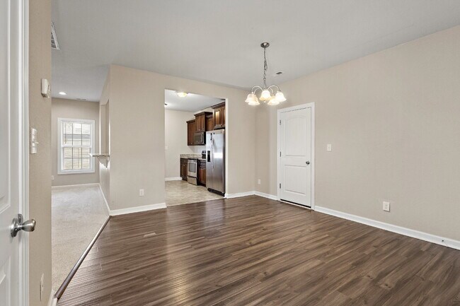 Foto del edificio - Fully Updated home in Westhaven