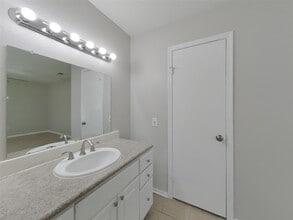 Building Photo - 20118 Misty Pines Dr