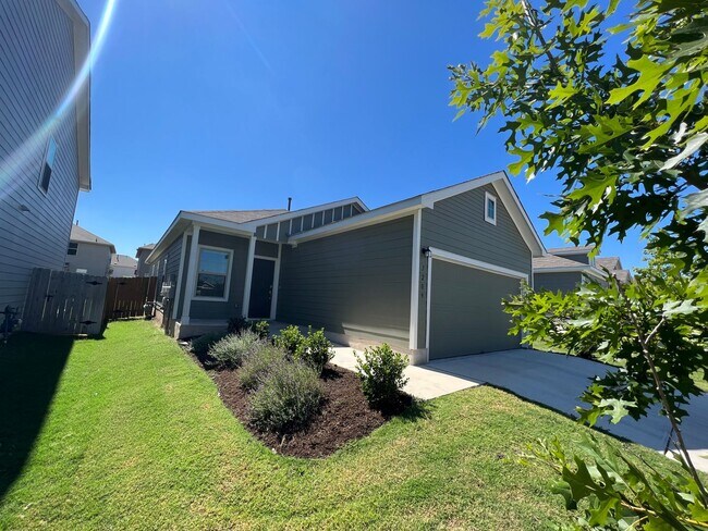Building Photo - East Austin: 3 BD 2BA House for Rent
