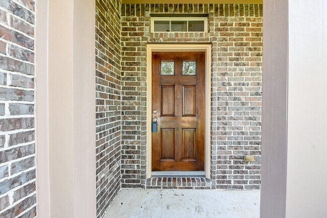 Foto del edificio - 2123 Witham Park Ln