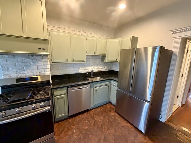 Foto del edificio - 324 Chelsea St