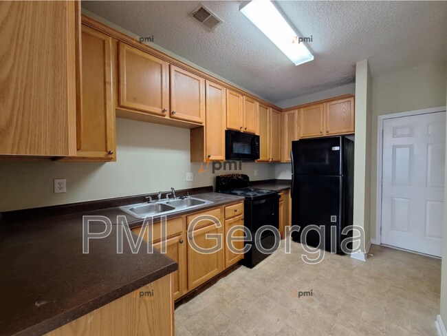 Building Photo - 7565 Rutgers Cir