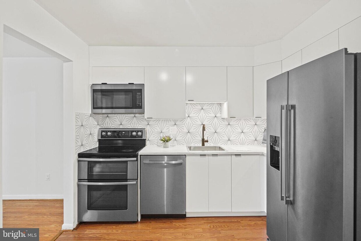 2 Bailiffs Ct Unit 102, Timonium, MD 21093 Apartment for Rent in