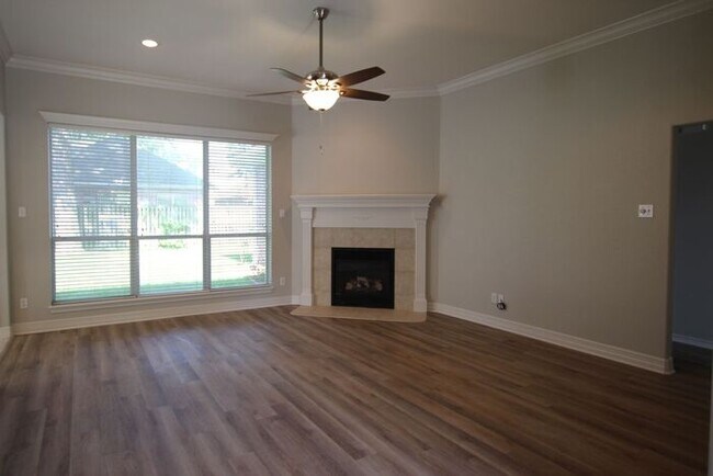 Building Photo - 5711 Thomas Nelson Dr