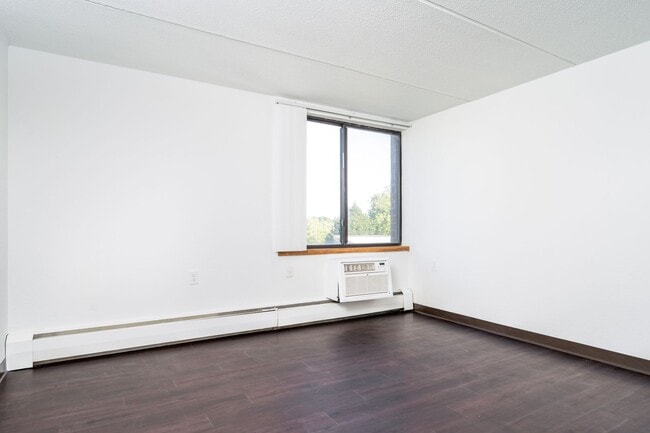 Interior Photo - Creek Terrace