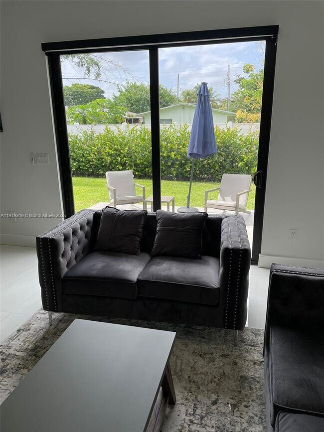 Foto del edificio - 3282 SW 44th St