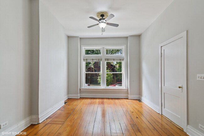 Foto del edificio - 2232 W Homer St