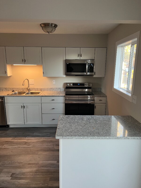 Foto del edificio - 3340 Fir Tree Ln