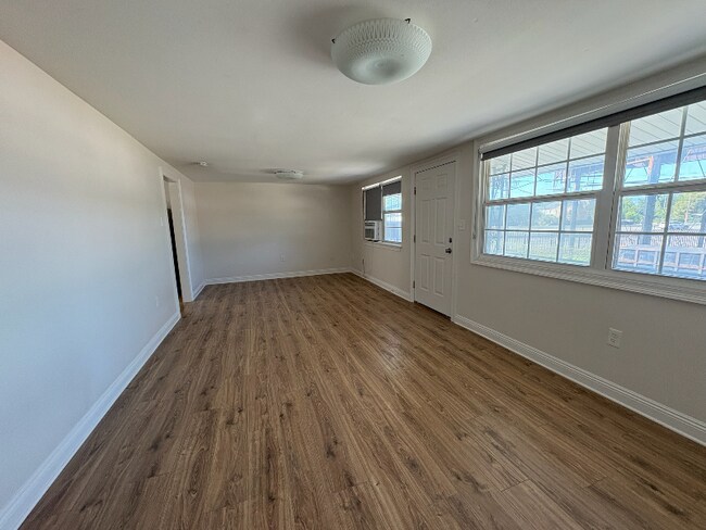 Foto del edificio - 420 S Anthony St