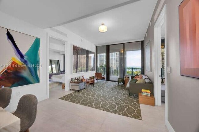 Building Photo - 2831 S Bayshore Dr
