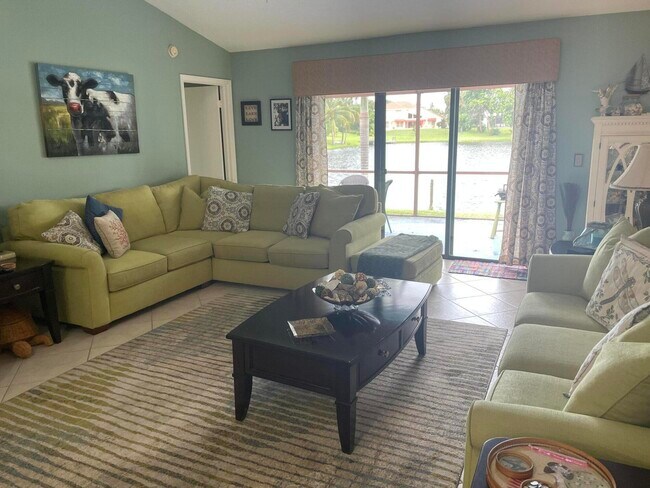 Building Photo - 12792 Meadowbreeze Dr