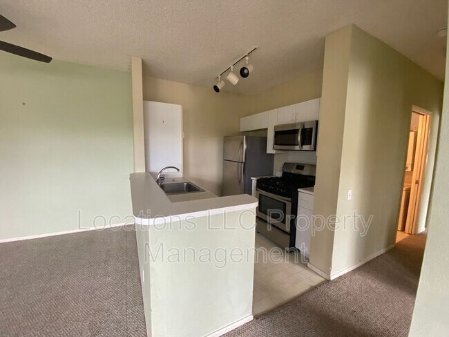 Building Photo - 91-247-247 Hanapouli Cir