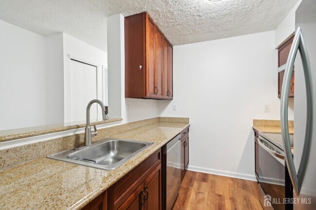 Building Photo - 701 Aspen Dr